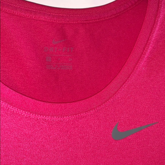Nike Dri-Fit T-shirt - Picture 2 of 3